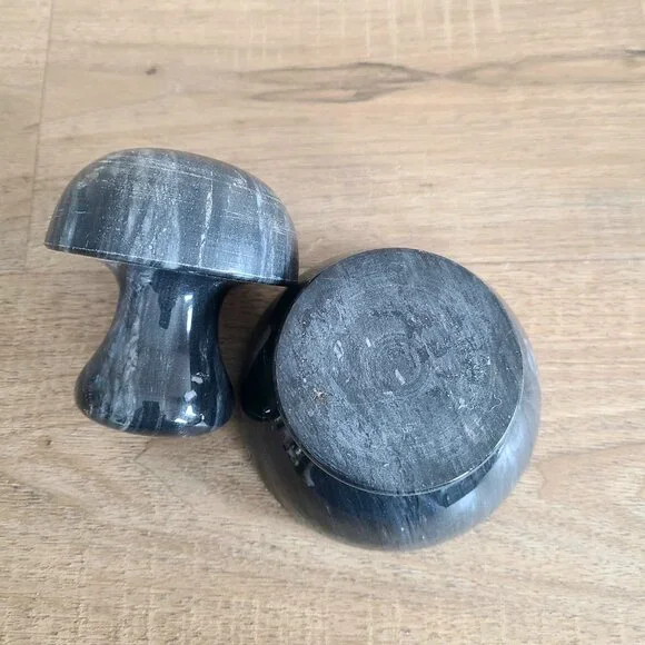 Black marble mortal & pestle. - Picture 5 of 5